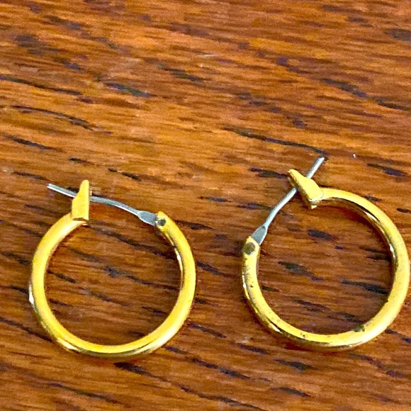 5/$10❤️❤️❤️Vintage 90s Gold Toned Lever Back Post Pierced Earrings - Picture 2 of 3
